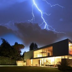 Blitzschutz-Systeme: Normen, Installationsmöglichkeiten, Lösungen (Webinar | Online)