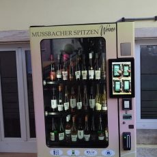 365 Tage-Weinmesse – Weinautimat der Mussbacher-Spitzen-Winzer geht life (Messe | Neustadt an der Weinstraße) 365 Tage-Weinmesse – Weinautimat der Mussbacher-Spitzen-Winzer geht life (Messe | Neustadt an der Weinstraße)