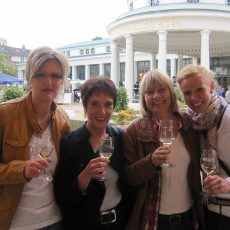 Weinfest auf dem Brunnenplatz (Unterhaltung / Freizeit | Bad Pyrmont) Weinfest auf dem Brunnenplatz (Unterhaltung / Freizeit | Bad Pyrmont)