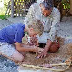 Haus am See: Ein Haus der Steinzeit – der Pfahlbau (Unterhaltung / Freizeit | Uhldingen-Mühlhofen)