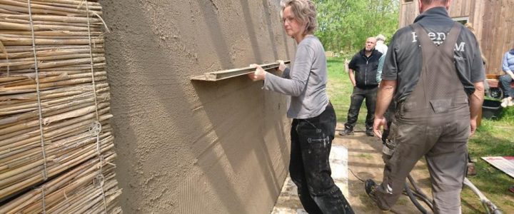 Selber bauen und putzen mit Lehm und Kalk: artefact bietet Praxis-Workshop für handwerklich ambition (Workshop | Glücksburg (Ostsee))