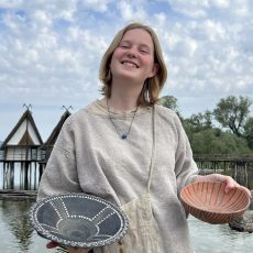 Familienführung: Zeitreise in die Bronzezeit (Unterhaltung / Freizeit | Uhldingen-Mühlhofen) Familienführung: Zeitreise in die Bronzezeit (Unterhaltung / Freizeit | Uhldingen-Mühlhofen)